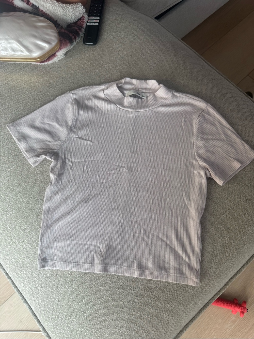 Aritzia light pink mock neck short sleeve shirt